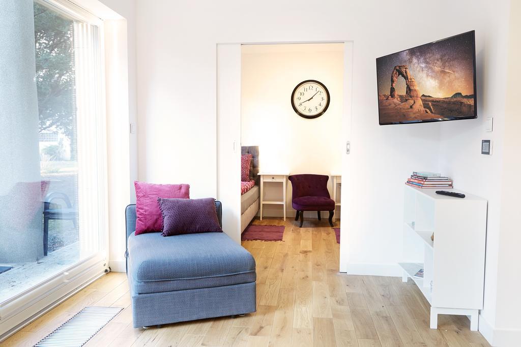 Apartamento Lovely Lux Garden Flat Near Royal Park Varsovia Exterior foto